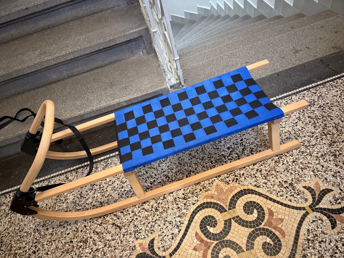 Dětské dreven sáňky - jako nové