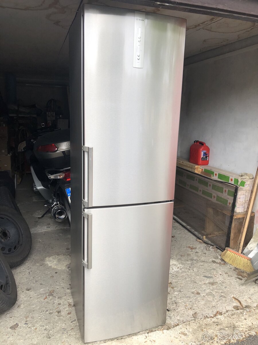 PRODÁM skelet lednice Bosch KGN39A73 No frost