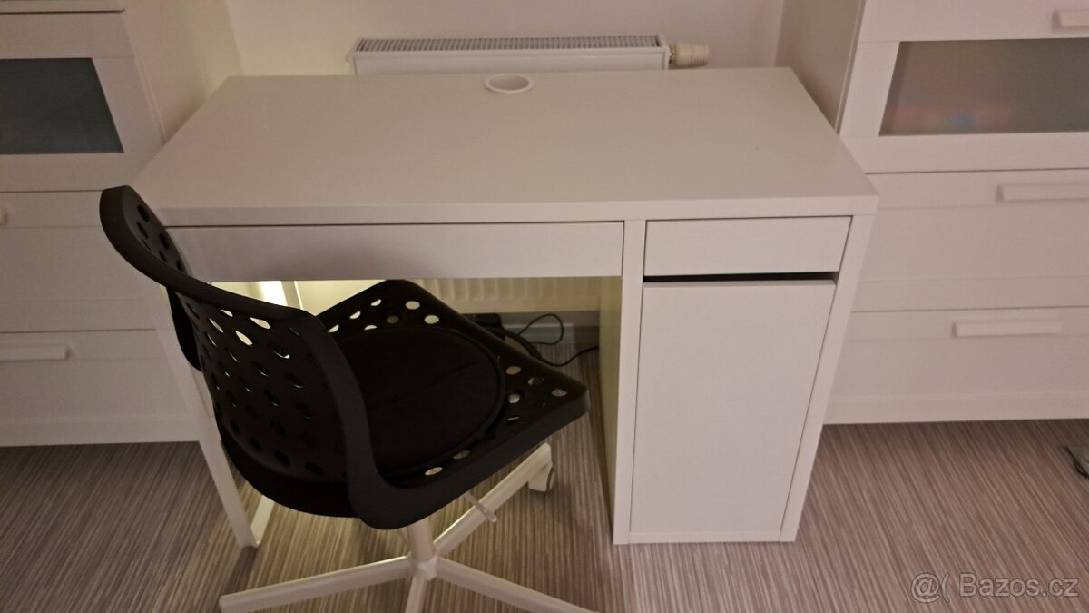 Psací stůl Ikea + židle