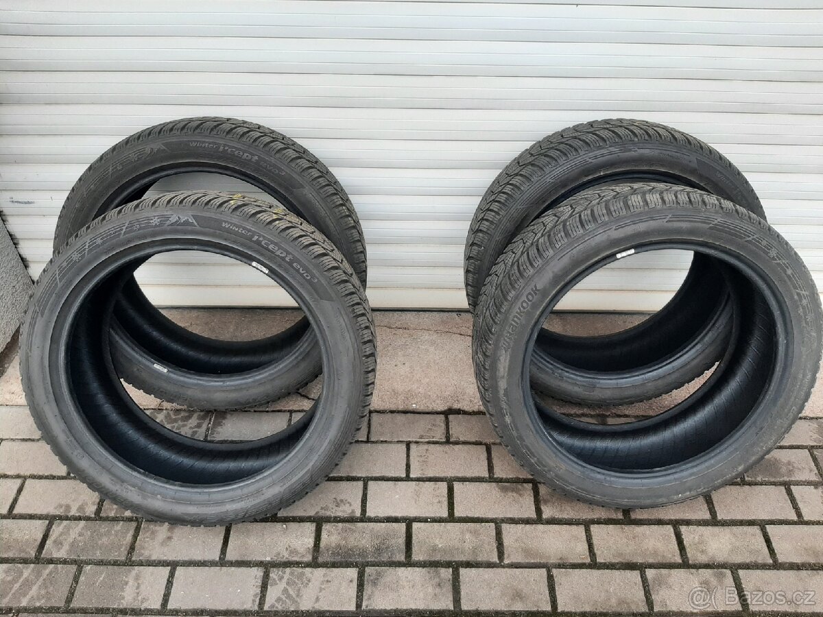 Zimní pneu 235/45r19