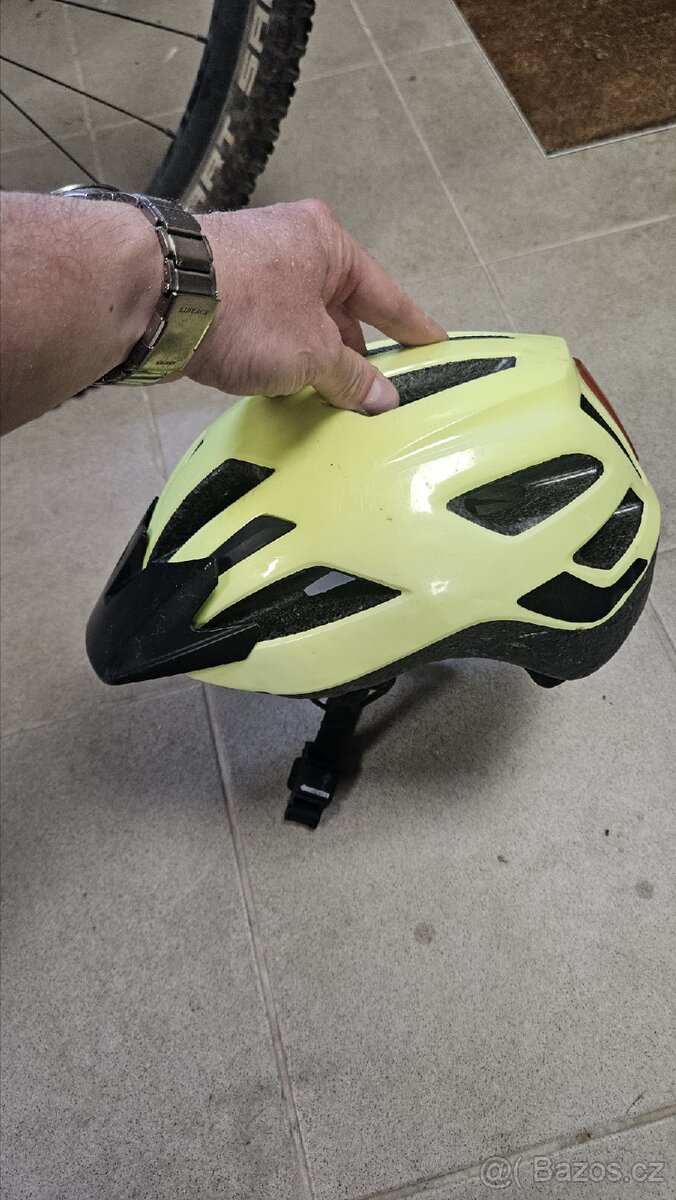 Dětská cyklistická helma Specialized SHUFFLE CHILD LED