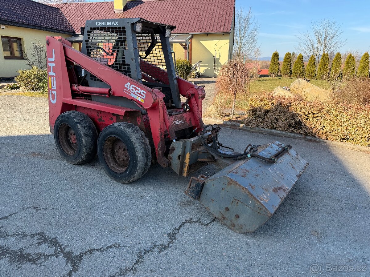 Smykovy nakladac Gehl 4610