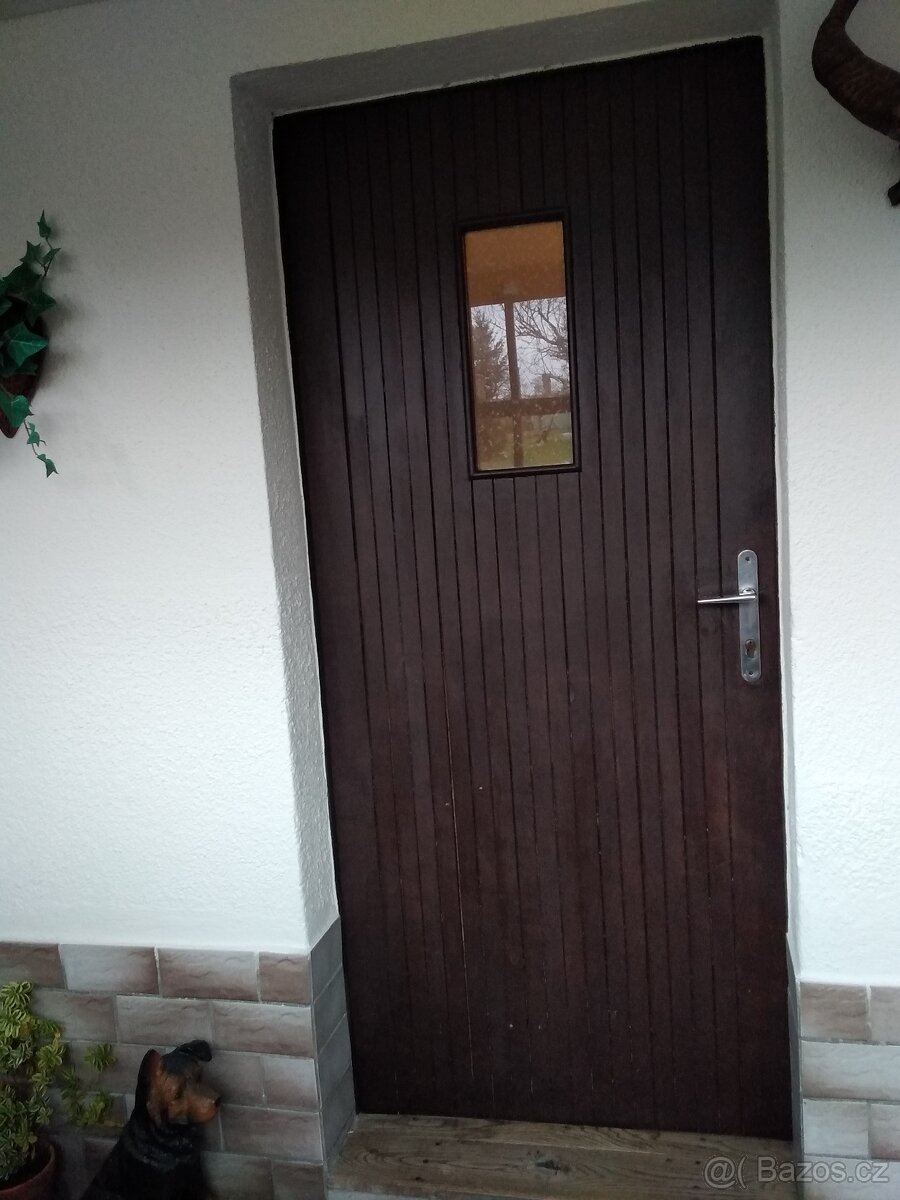 dveře vchodové