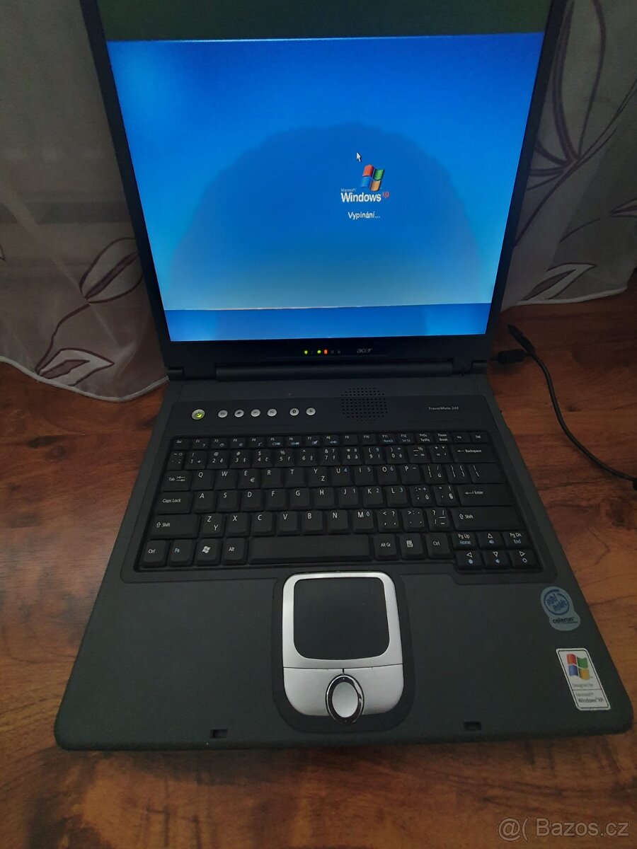 Starsi historicky Notebook s Celeronem