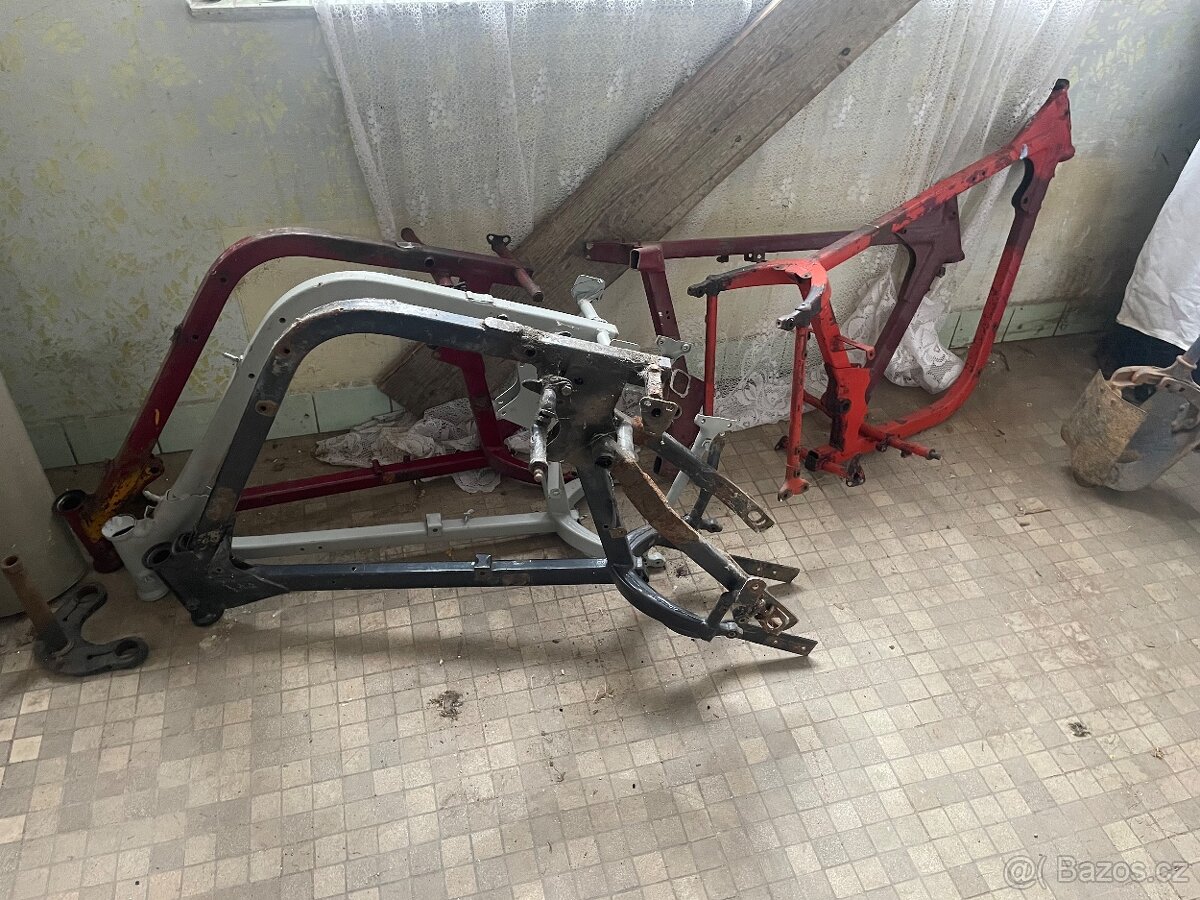 5ks rám kývačka, panelka Jawa