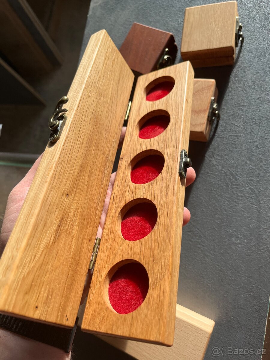 Krásné, ručně dělané etue