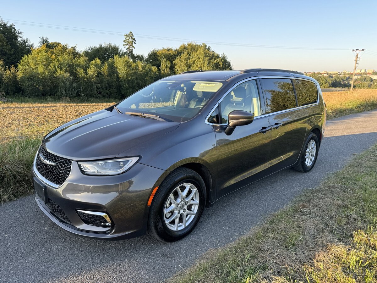 Chrysler Pacifica 2022 radar záruka nebourané DPH