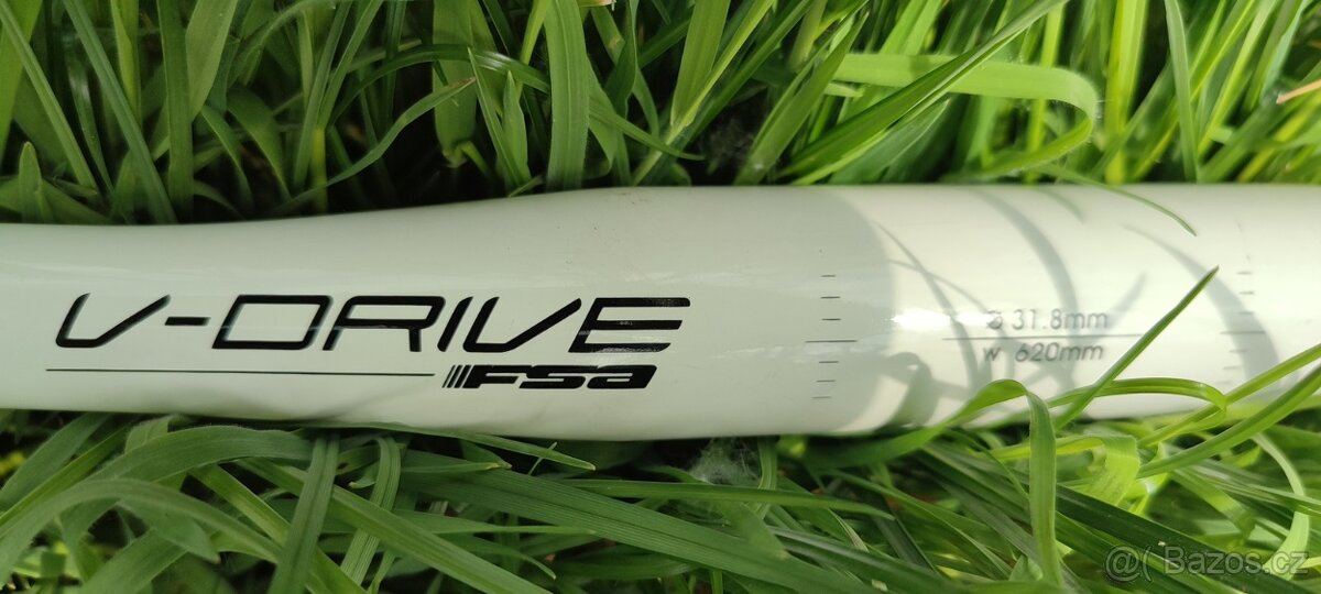 FSA V-Drive Alloy MTB plochá řídítka 31,8 mm, 620 mm široká,