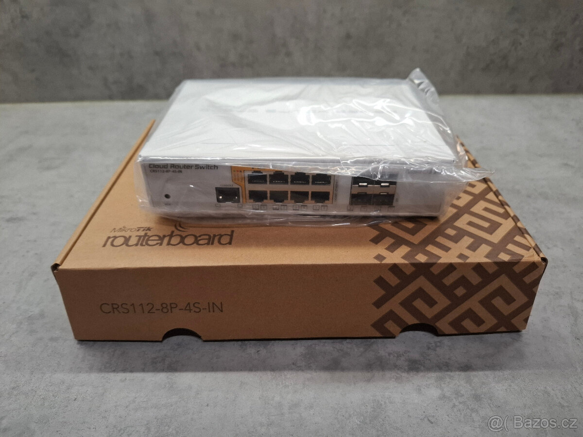 MikroTik CRS112-8P-4S-IN
