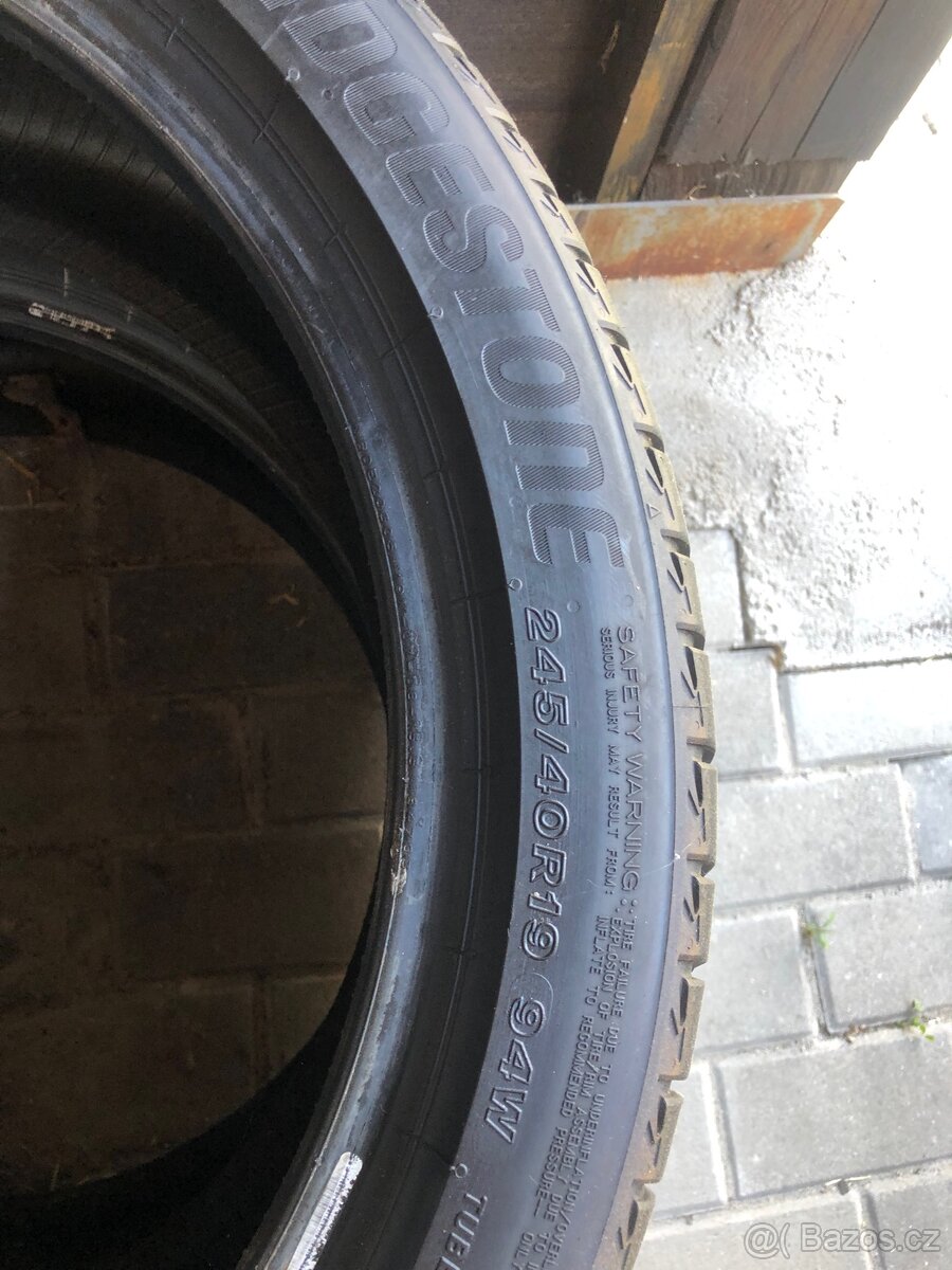 245/40 R 19 bridgestone turanza T 005 DOT 1622