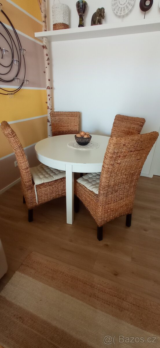 Jídelní stůl IKEA+židle