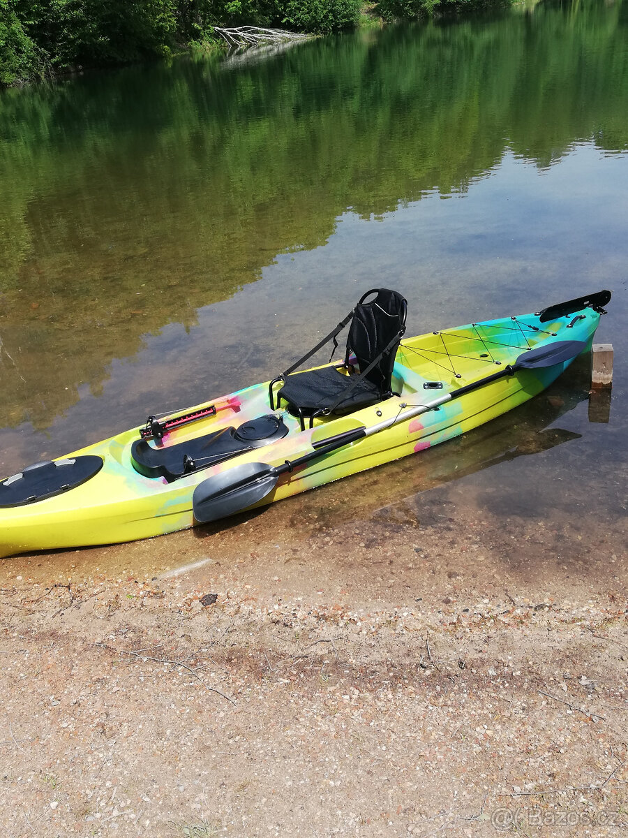 Evo 380 - elektrický sit-on-top rybářský kajak