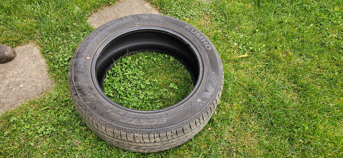 215/55/18 Kumho