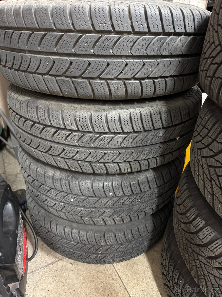 VW T4 195/70 R15C disky + zimní pneumatiky 8mm