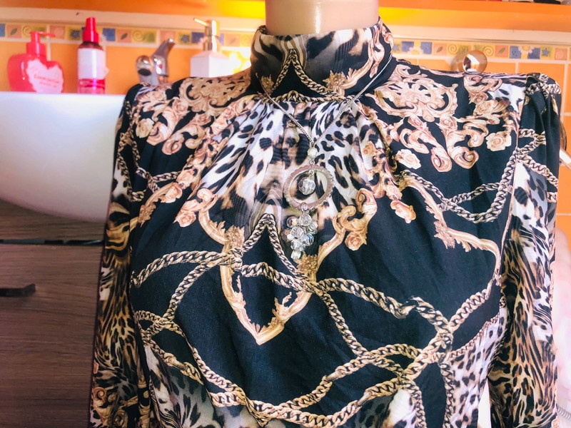 saty#business#zvirecipotisk# spolecenske# stylGabbana