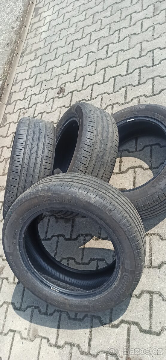 Pneu 215/55 R17 v