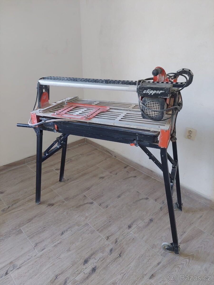 Pila na obklady a dlažbu