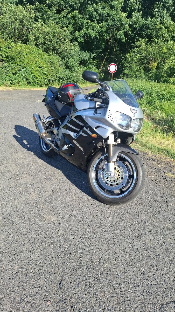 Honda cbr 900rr