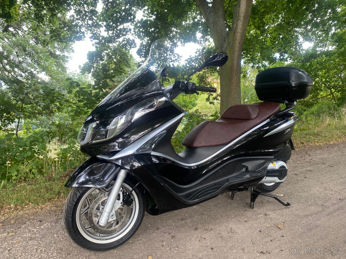 Piaggio X10 500