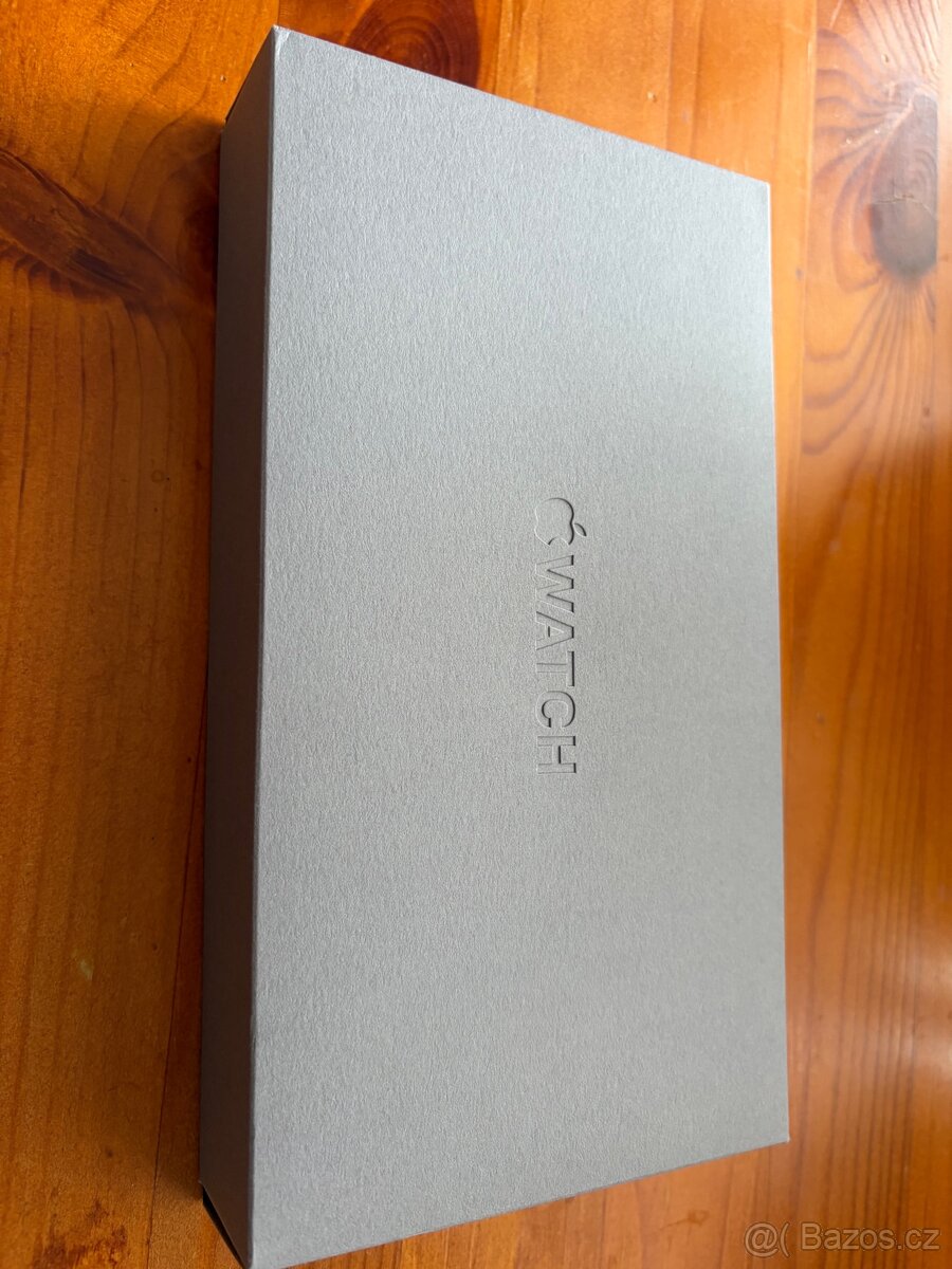 Apple Watch Ultra 2 černé + 2 řemínky