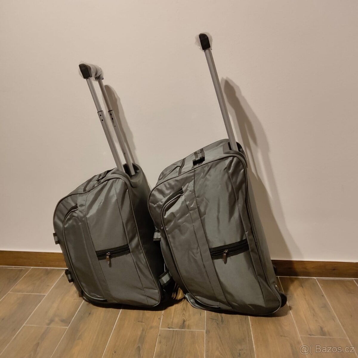 Cestovní taška na kolečkách, madlo, 2 velikosti - nové