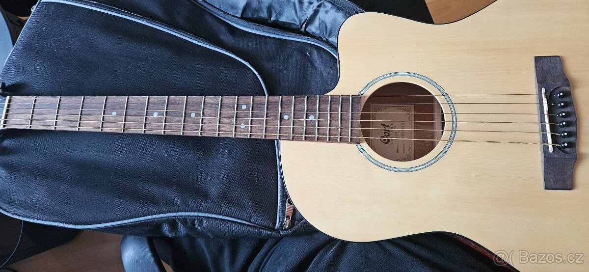 Akustická kytara Cort Jade 1 OP s kufrem