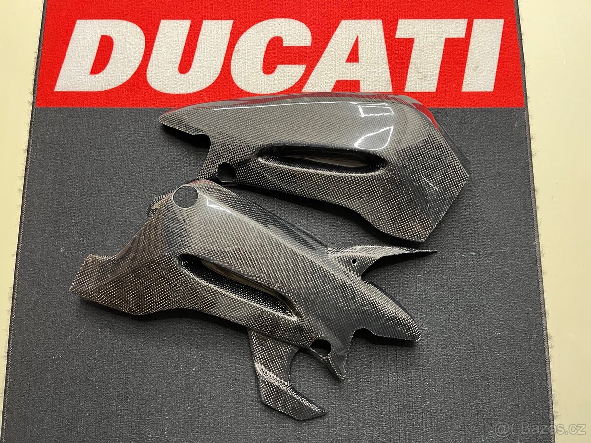 Zamluveno - Ducati panigale 899 - Carbonove kryty kyvky L+P