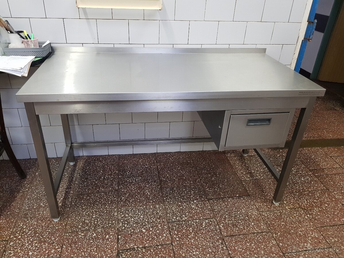 Nerezový stůl 70x150
