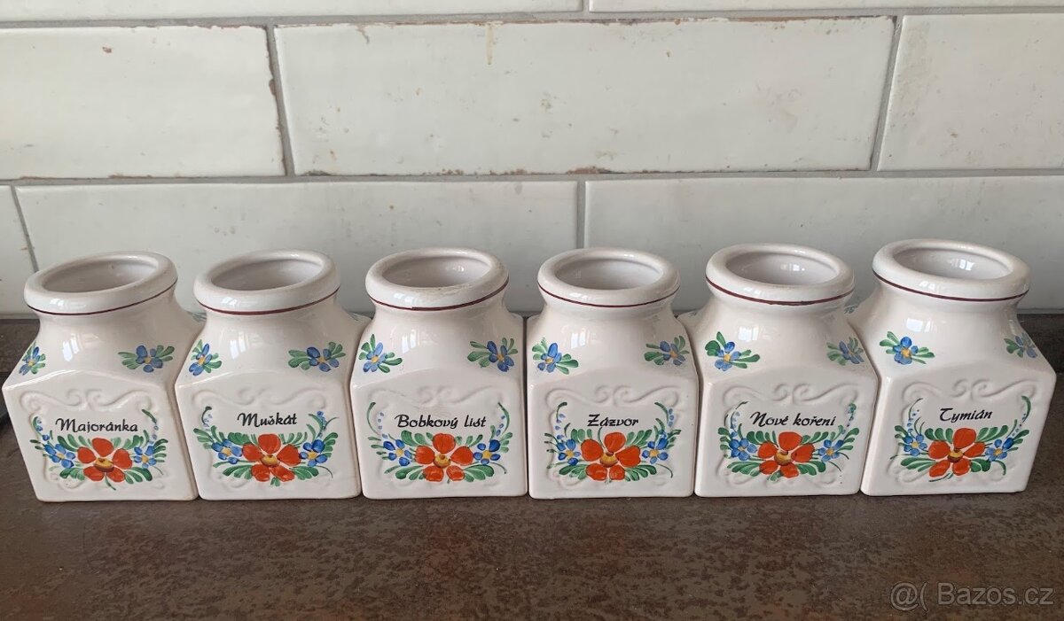 Sada 12 krásných kořenek, pouze jako celek