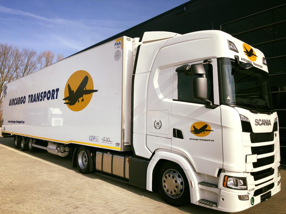 Nabídka práce pro řidiče C+E. Jednoosádky i dvouosádky.