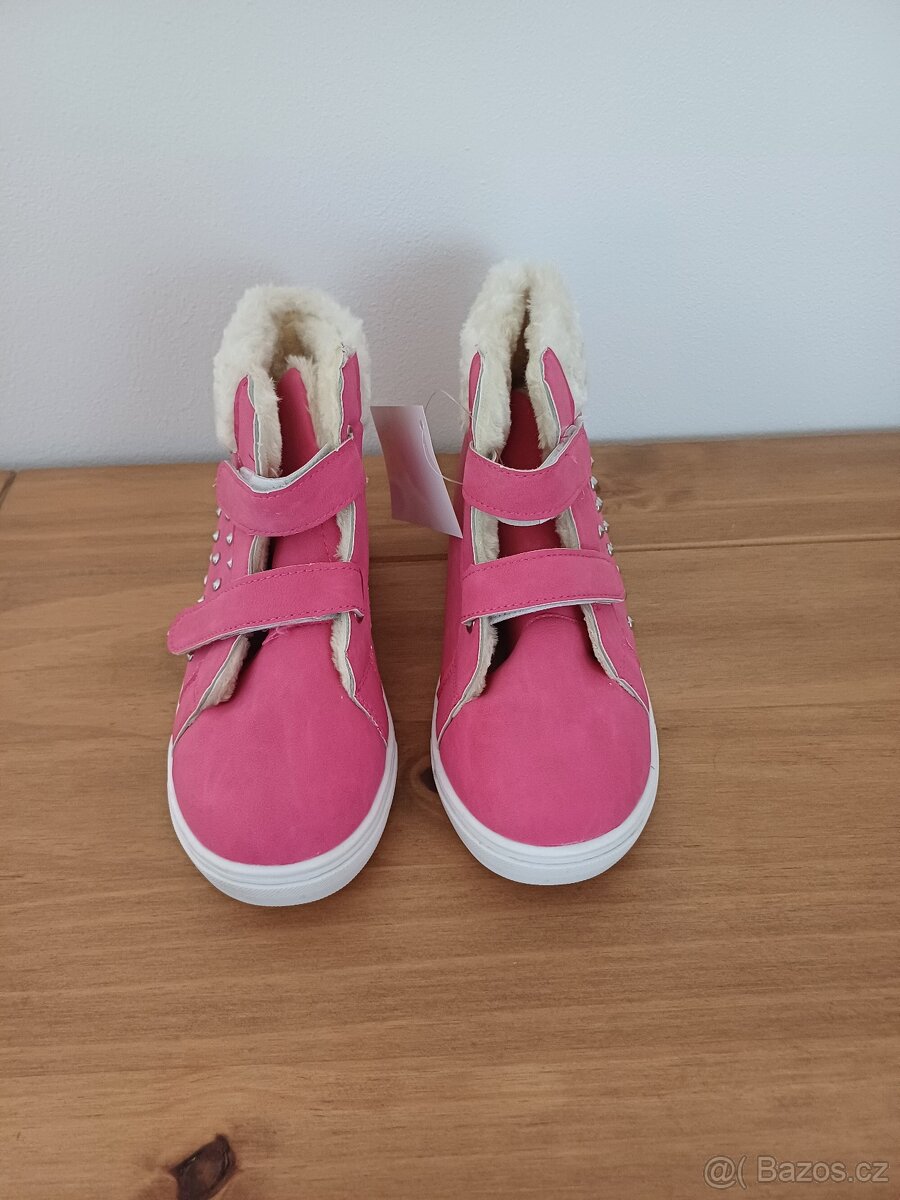Kotníkové boty s kožíškem 34
