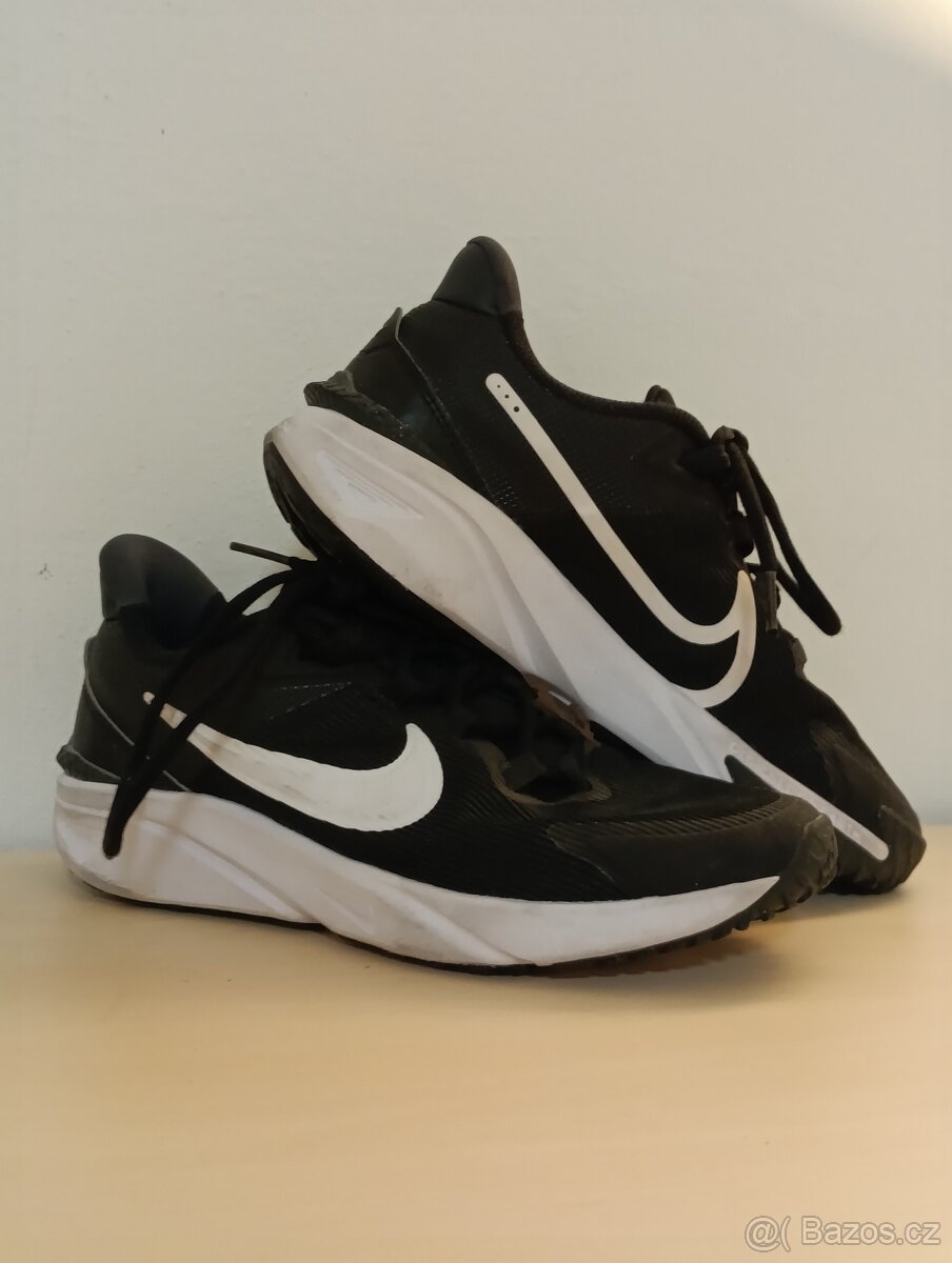 Nike Sportovní boty (38,5) vhodné dovnitř i ven