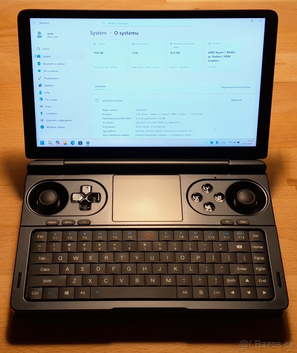 Herní kapesní počítač GPD WIN Mini 2025