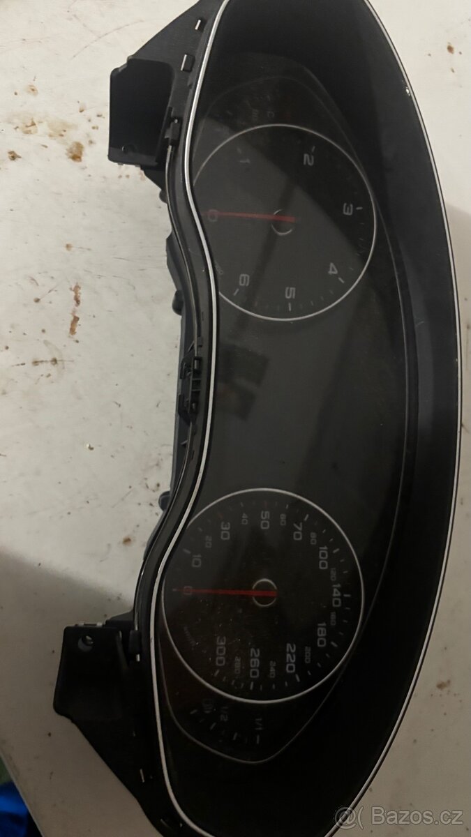 Budíky / Přístrojová deska (Audi A6 C7 / A7)