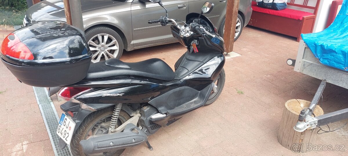 Prodám skútr Honda PCX