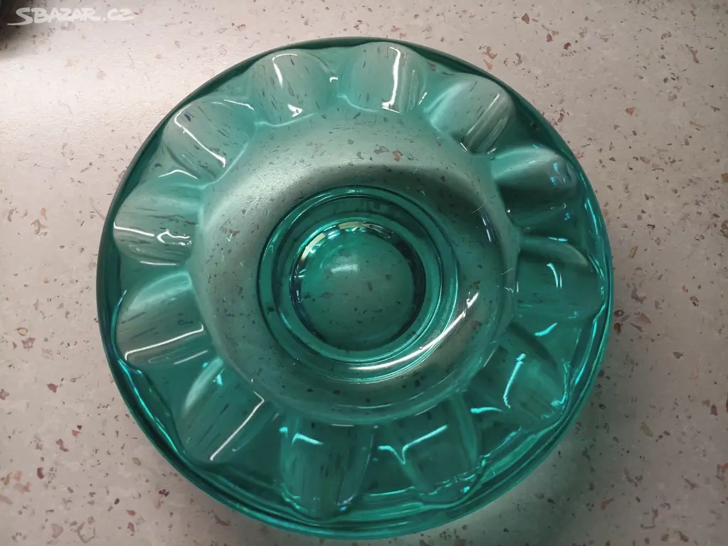 Skleněný popelník III.