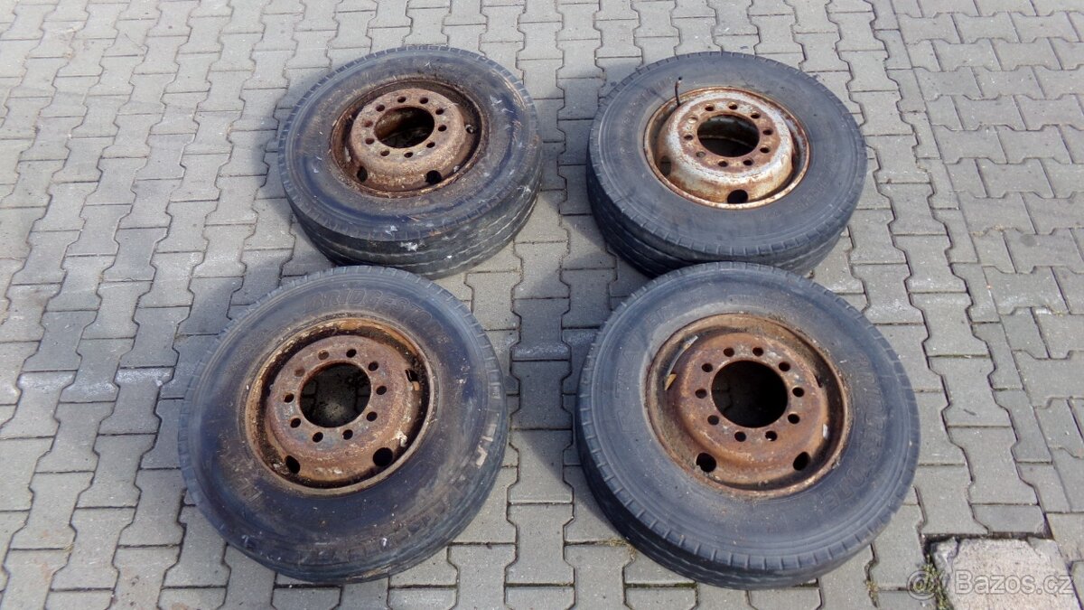 Pneu Bridgestone R-trailer 001