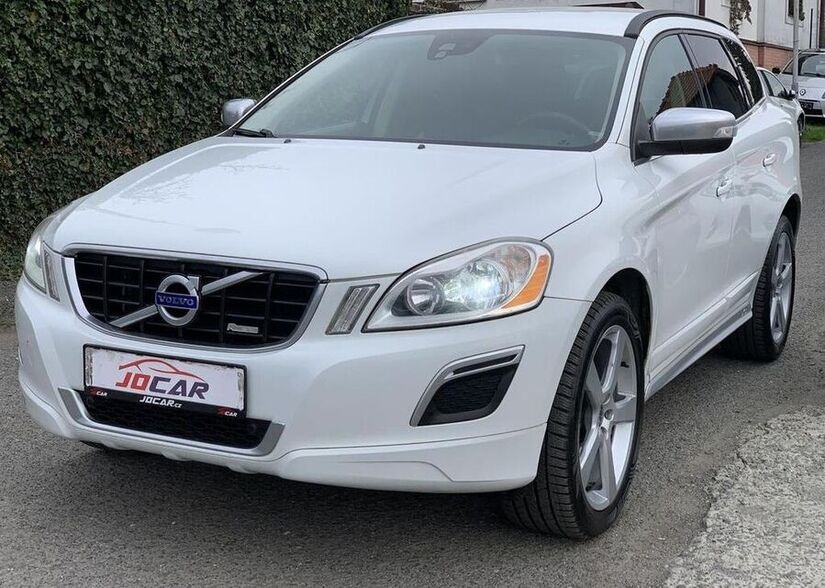 Volvo XC60 2.4 D5 AWD R-DESIGN KŮŽE NAVI automat 158 kw