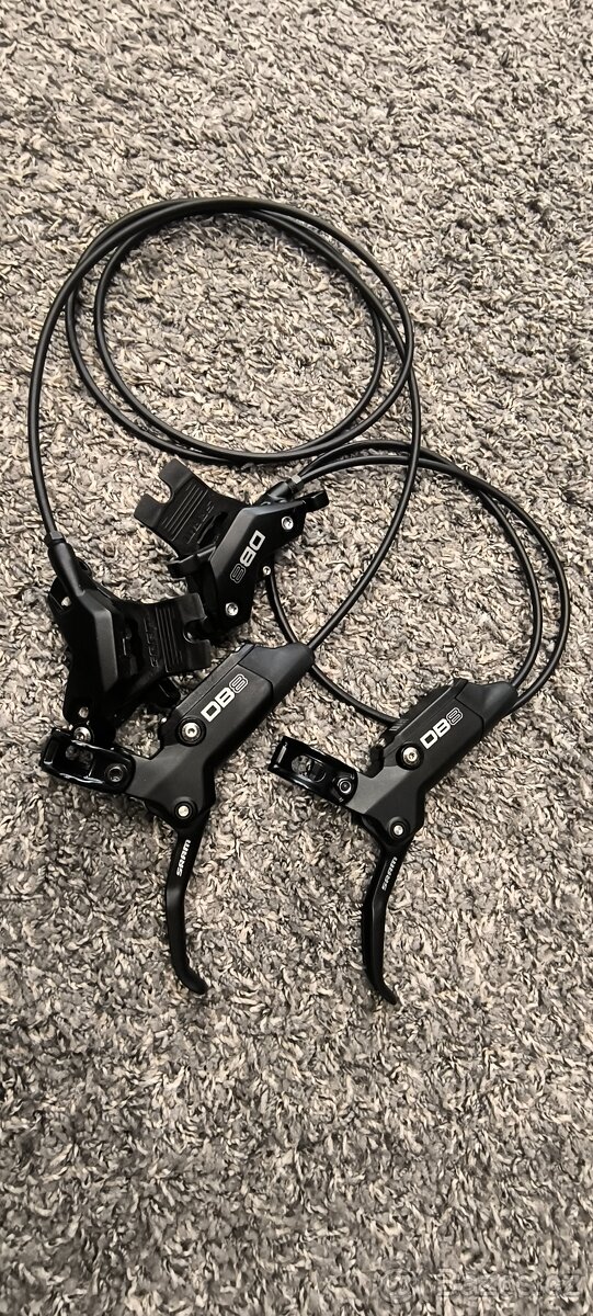 BRZDOVÝ SET SRAM DB8