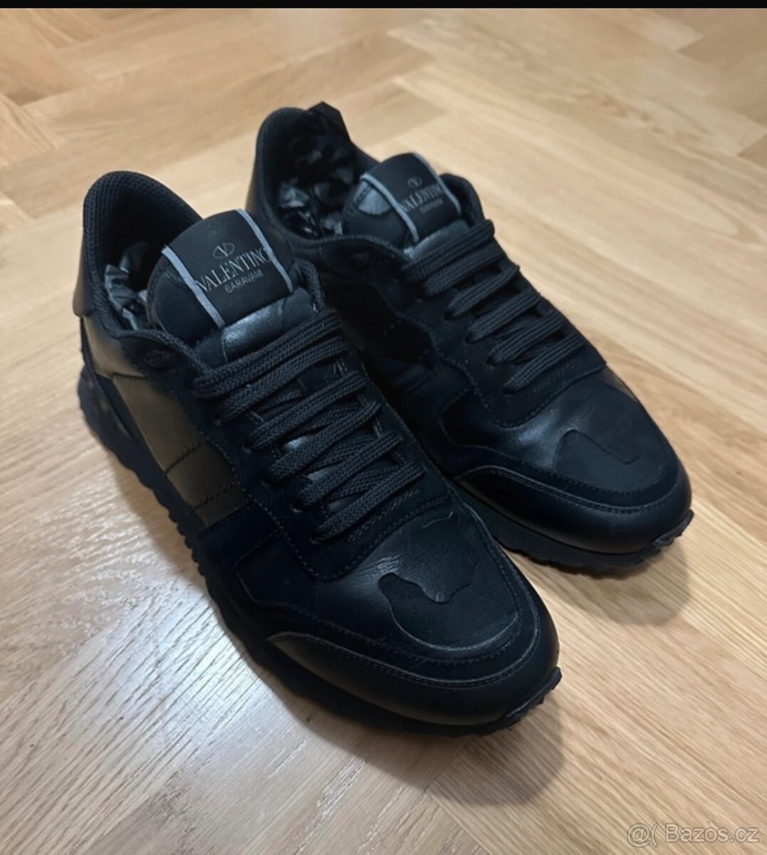 Tenisky. Valentino 36