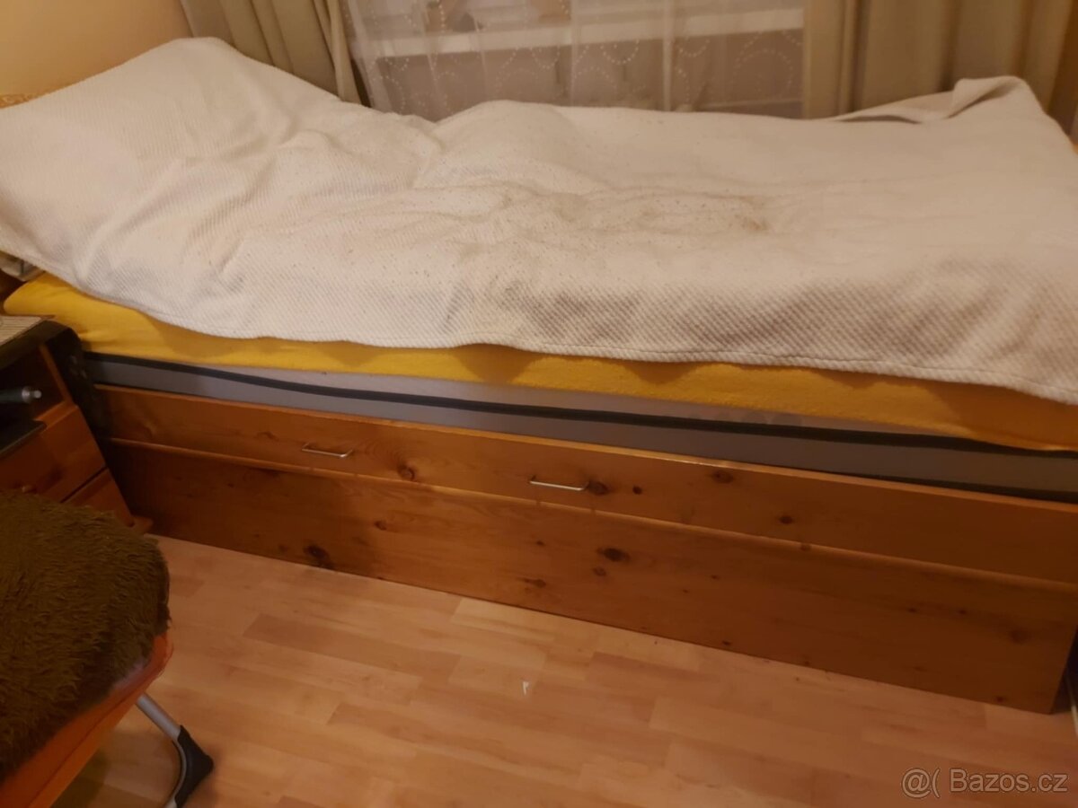 Postel z masivu
