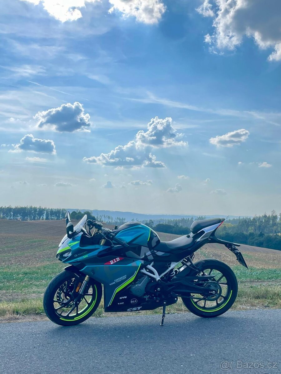 CFMOTO 300SR