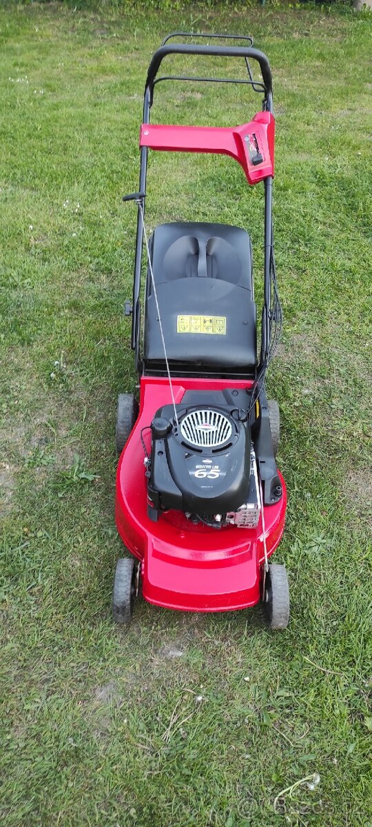 Benzínová sekačka s pojezdem šasí hliníkové motor briggs