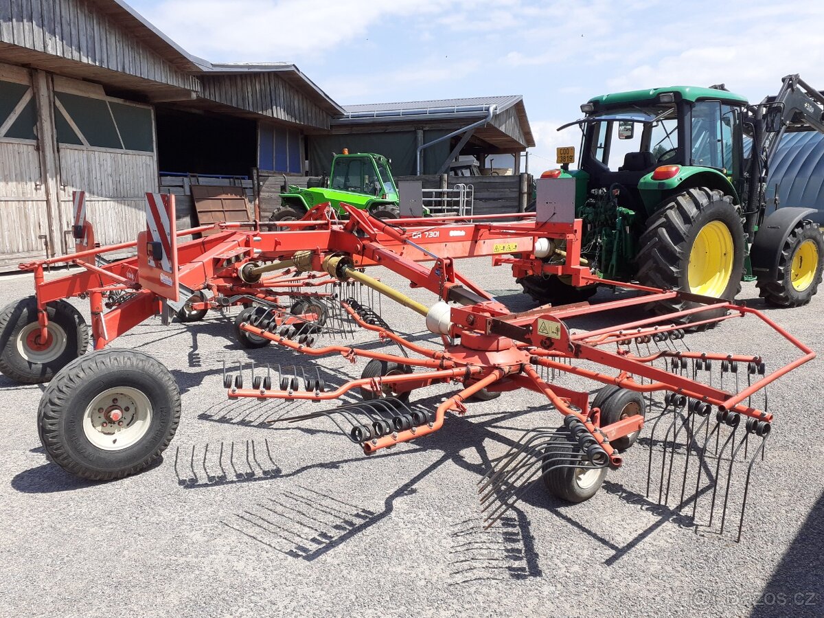 Prodám středový shrnovač Kuhn GA 7301