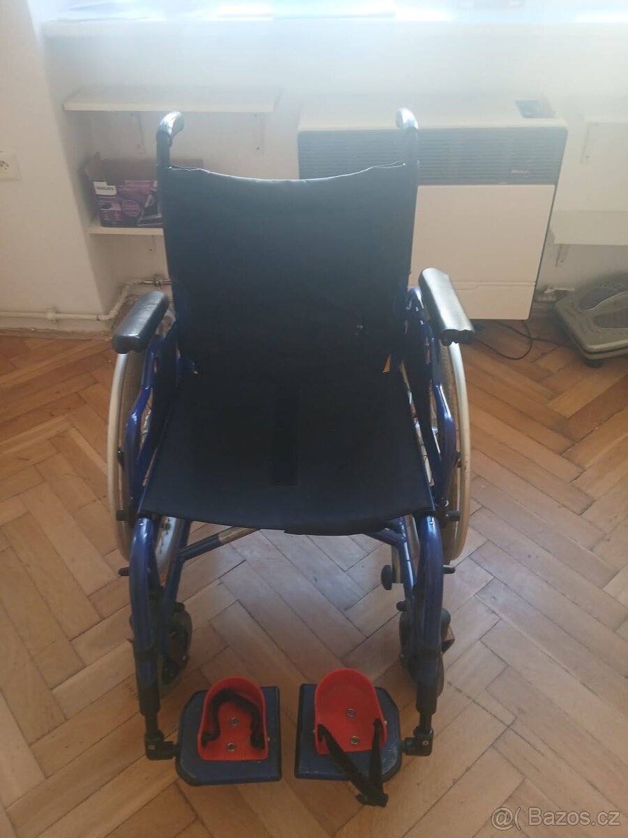 Invalidní vozík