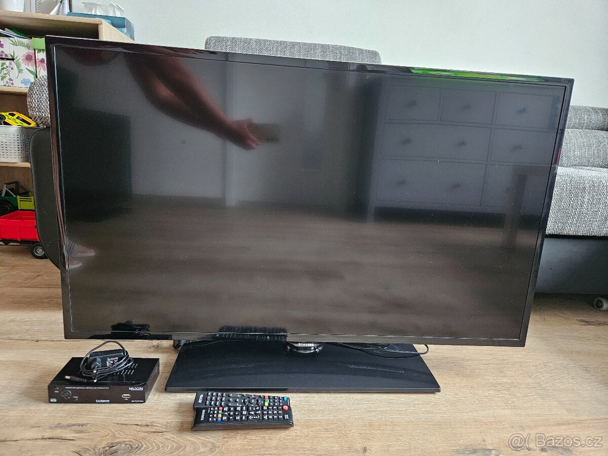Prodám TV Samsung vč. Set-top boxu