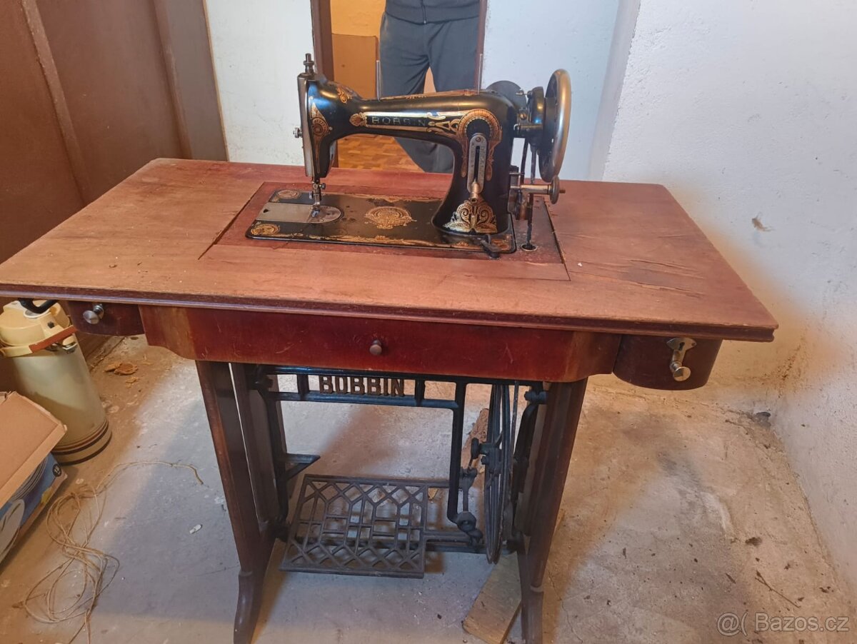 Šicí stroj BOBBIN