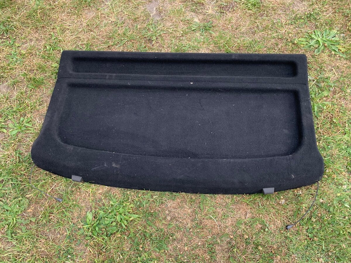 ŠKODA KAROQ PLATO DO KUFRU