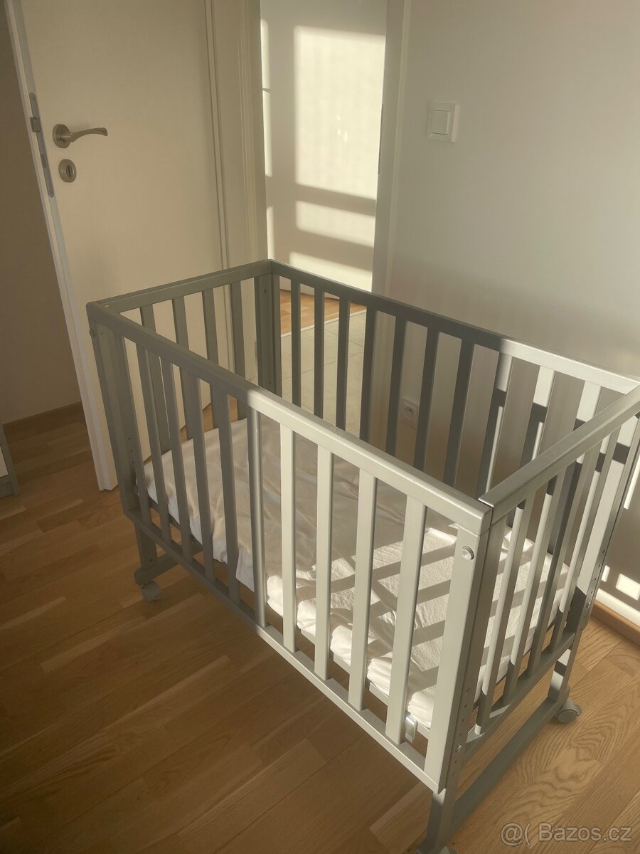 Dětská postýlka na kolečkách ROBA