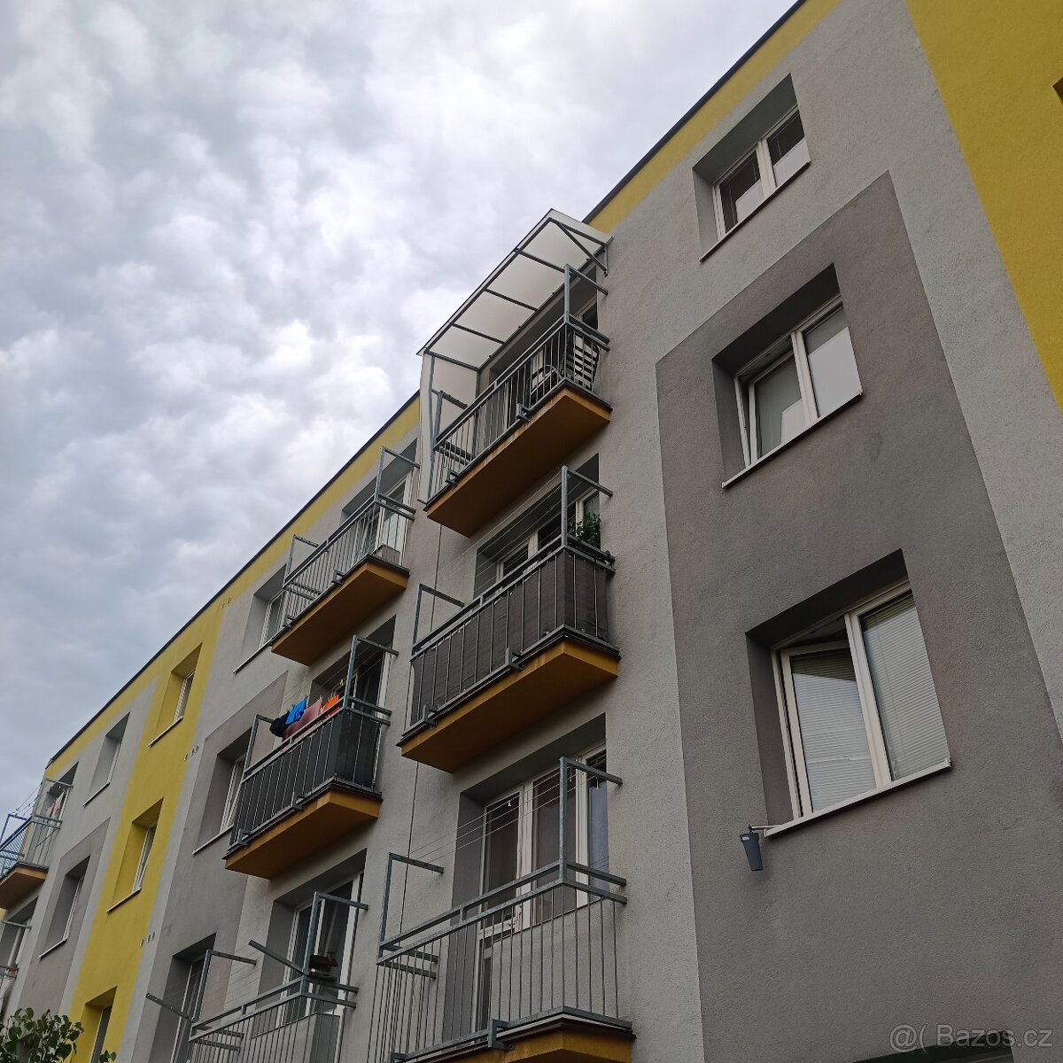 Prodám zastřešení balkonu